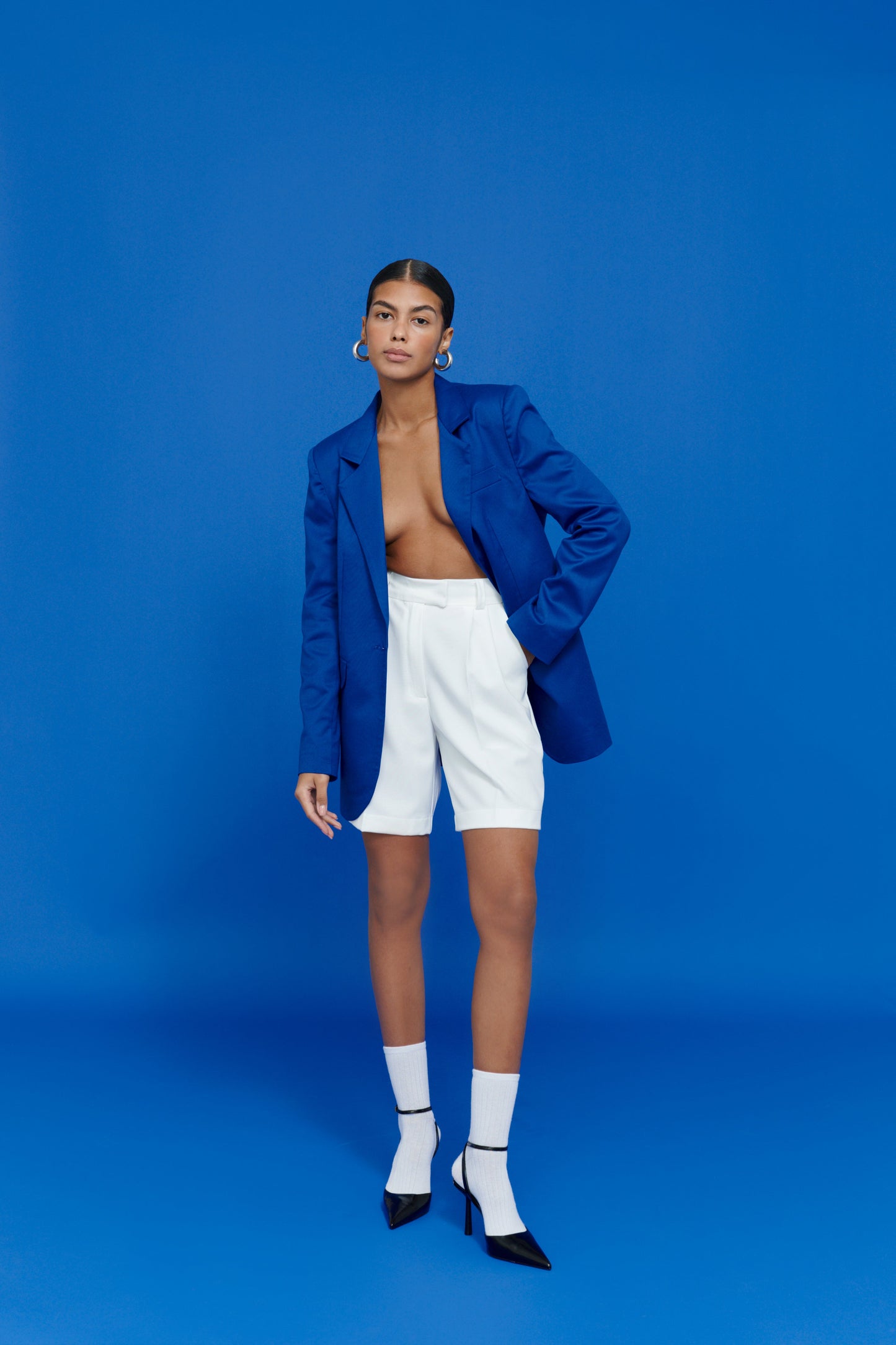 Electric Blazer outfit with white skirt – chic tailored look
