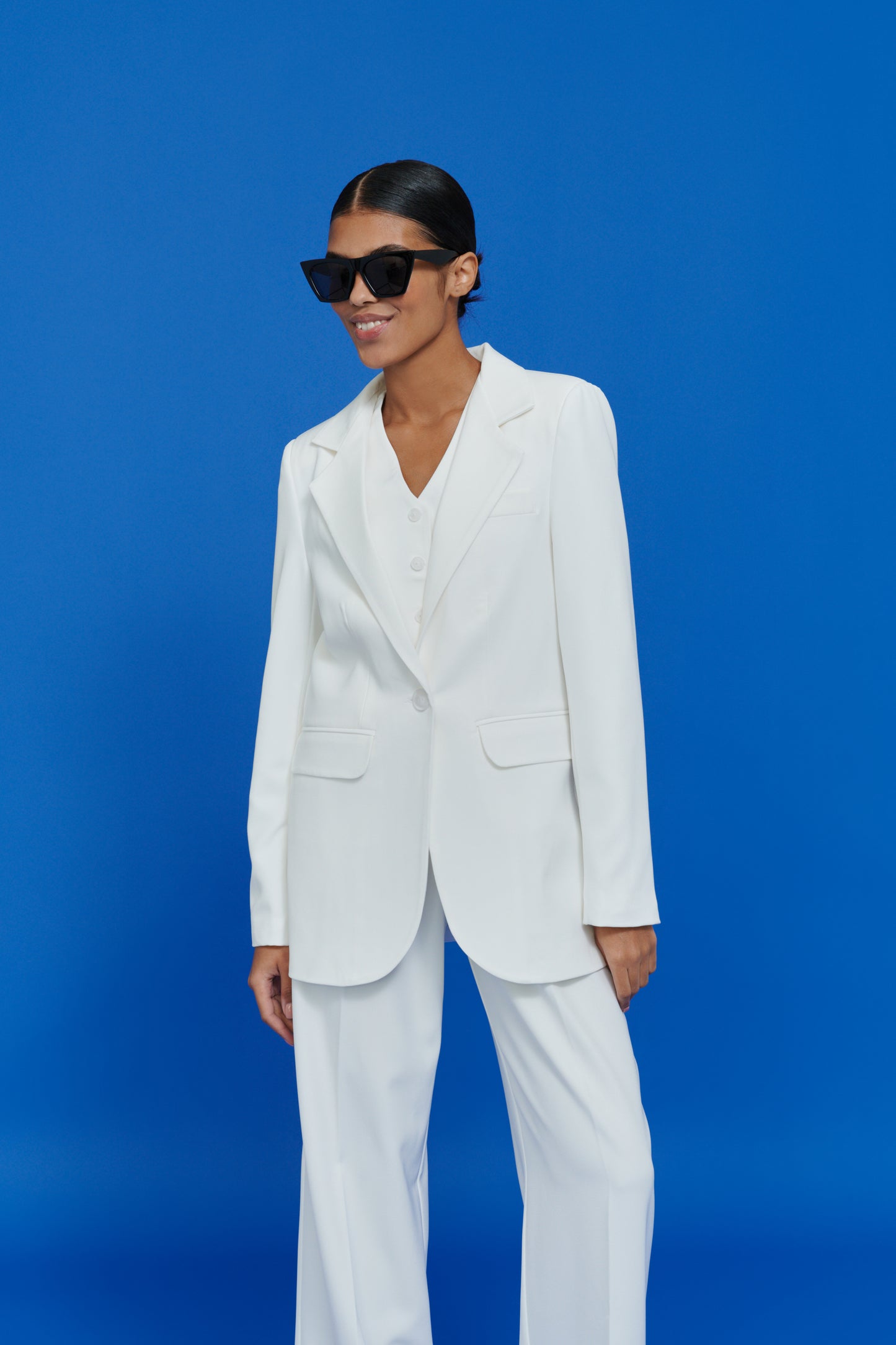 Premium women’s white vest – fashion co-ord set